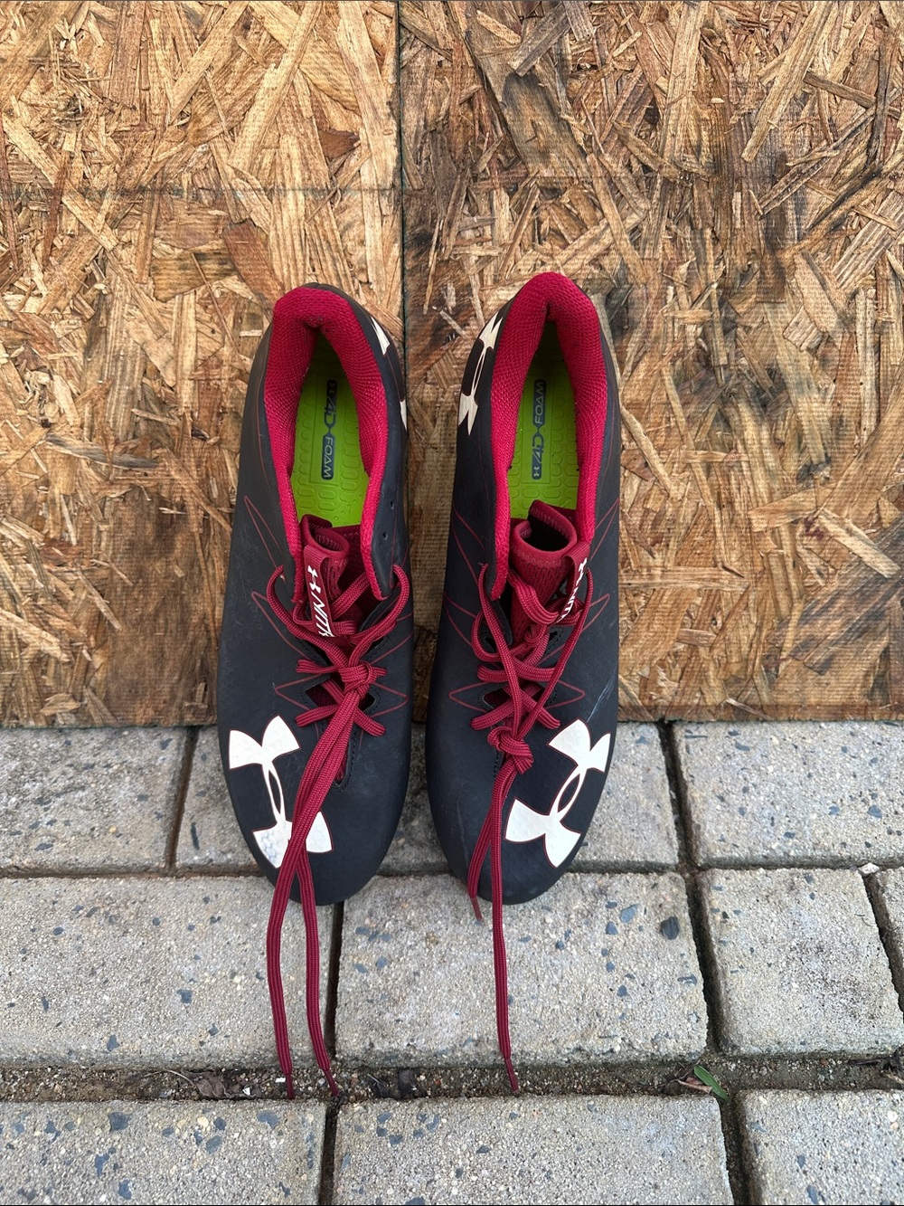 Under Armour Men’s Black and Burgundy Athletic Trainers Cleats